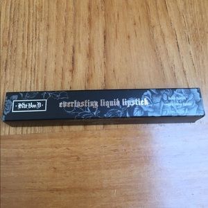 Kat Von D Everlasting Liquid Lipstick in Ayesha